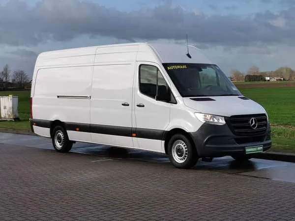 Mercedes-Benz Sprinter 319 CDI Image 4