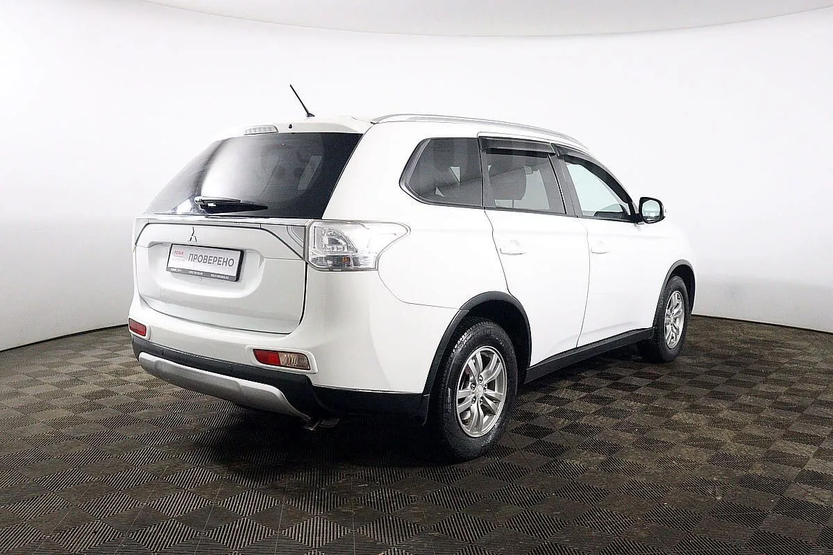 Mitsubishi Outlander Image 5