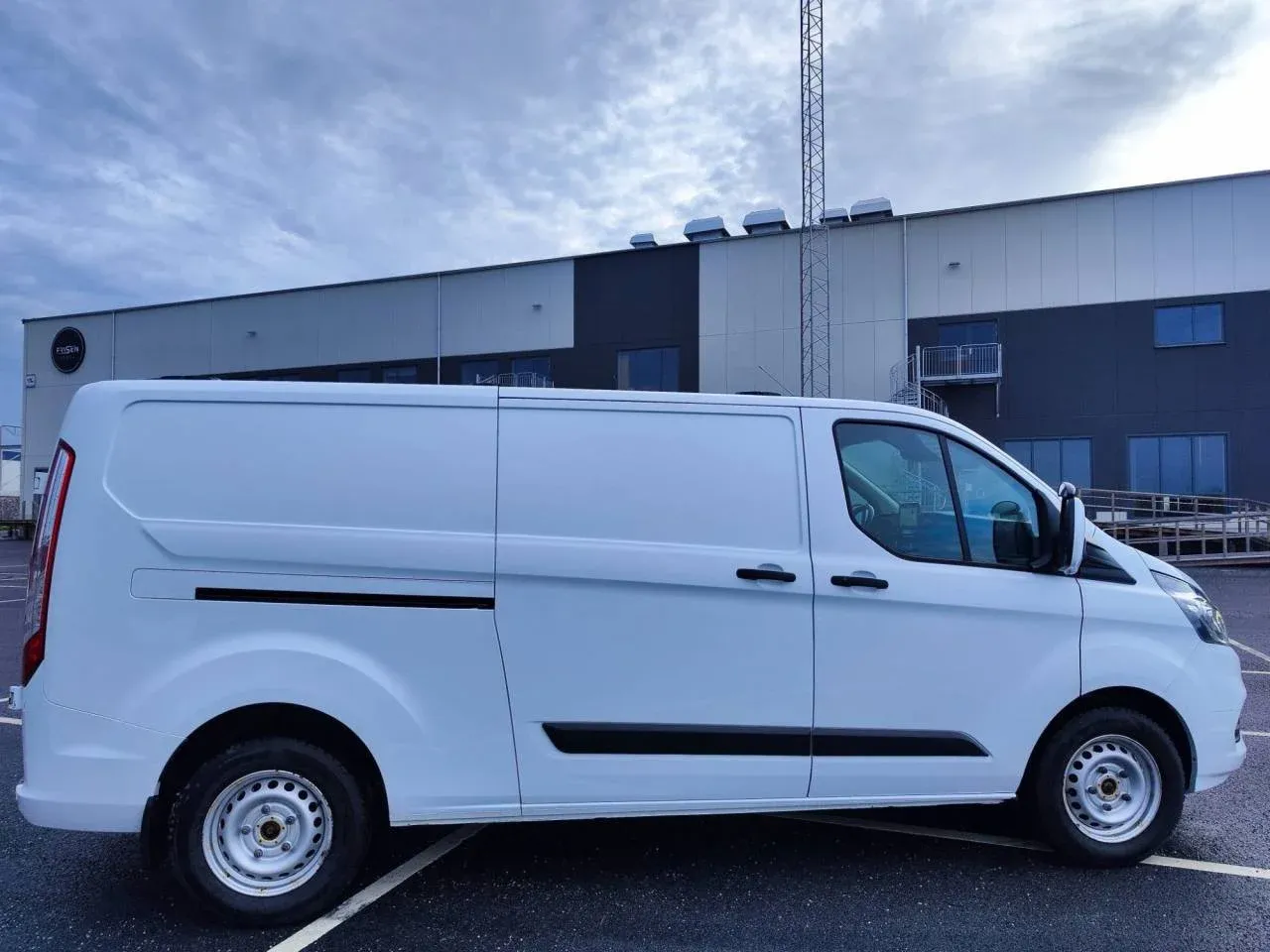 Renault Trafic Lång 145hk Värmare Dragkrok B-Kamera Moms Image 1