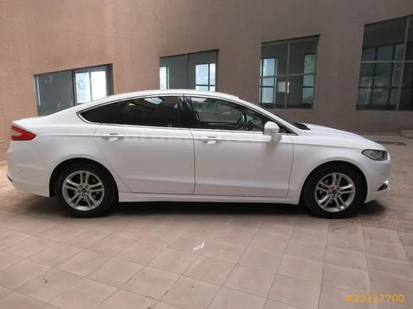 Ford Mondeo 1.5 Titanium Image 3